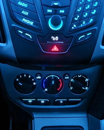 Ford Focus cena 24500 przebieg: 143500, rok produkcji 2012 z Grudziądz małe 137